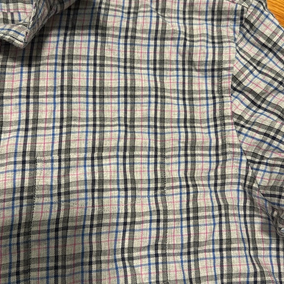 UnTuckit Button Up - Picture 3 of 5
